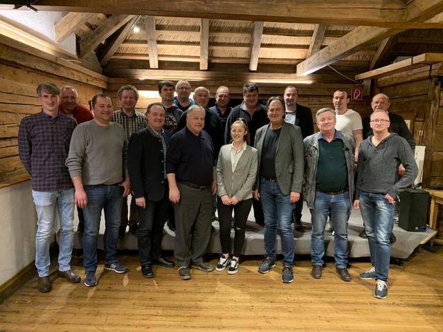Alois Stumpf, Pfarrer in Heiligenkreuz am Waasen seit 1.9.1998. Tel: 0313422 18 Gruppe 2: 03134 - 2218 82 Frau Martina Fink und Frau Rosa Trummer. Gruppe 3: verantwortlich: Johann Hacker (Tel: 2737), Treffen nach Vereinbarung. Homepage der Pfarre Heiligenkreuz am Waasen