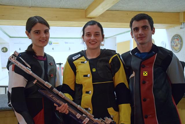 Die Medaillengewinner der Roppener Vereinsmeisterschaft - v.l.: Franziska Stefani (Silber), Marie-Theres Auer (Gold) und Johannes Stefani (Bronze)