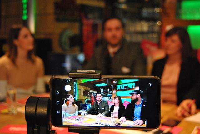 Live auf Facebook: Antonella Sterner, Markus Lindner, Oliver Ruderes, Robert Reif.