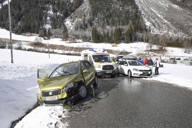 Zwei Personen wurden bei einen Unfall in Gries im Sellrain verletzt!