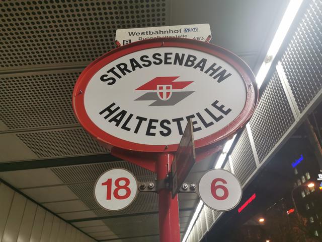Zahlreiche Reisende werden derzeit über Buslinien umgeleitet.