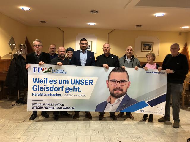 Harald Lembacher mit seinem Team