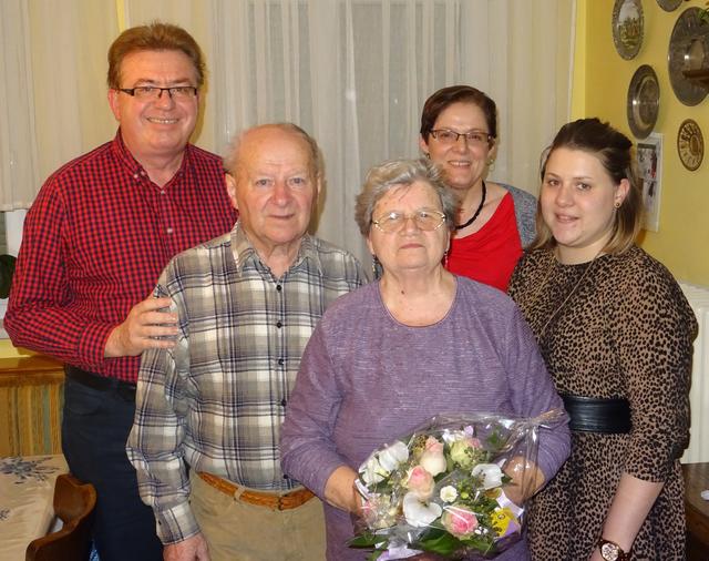 Werner Schöll, Gatte Johann Lackner, Geburtstagskind Gertrude Lackner, Karla Schöll und Enkeltochter Simone Kühbauer. | Foto: Werner Schöll