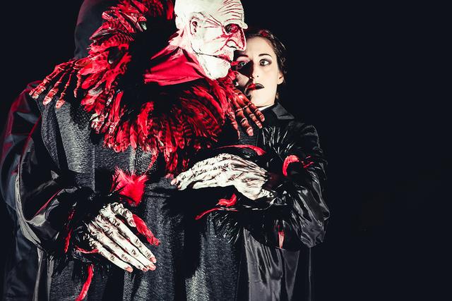 Ein mitreißendes Puppenspiel inszeniert von N. Habjan