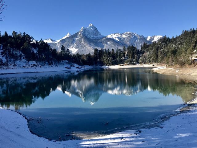 Der Winter 2019/20 lag in Tirol mit 2,5 Grad über dem langjährigen Mittel. Auf auf den Bergen war es extrem mild. In Innsbruck gab es keinen einzigen Eistag. | Foto: Lily Saran