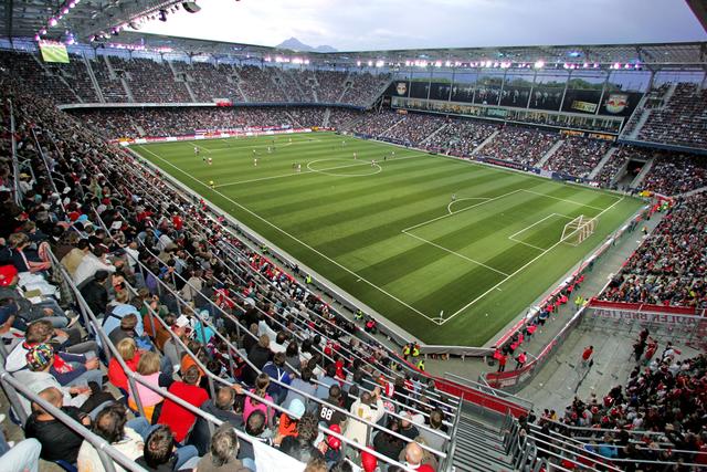 Das Europa-league Spiel musste wegen einer Orkanwarnung verschoben werden.