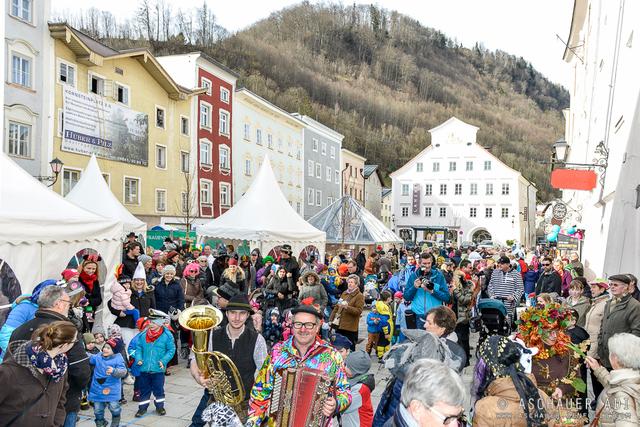So sah es heuer in Hallein nicht aus. Denn der Fasching in in der Stadt fiel heuer einer Änderung des Veranstaltungsplans des Tourismusverbands zum Opfer. | Foto: Adi Aschauer