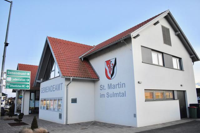 Seit Ende 2017 werden im neuen Gemeindeamt von St. Martin i.S. die Amtgeschäfte erledigt und getagt. | Foto: Michl