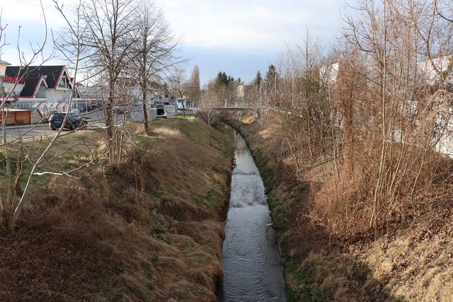 Der Göllersbach fließt quer durch Hollabrunn, führt meist nur sehr wenig Wasser. | Foto: Alexandra Goll