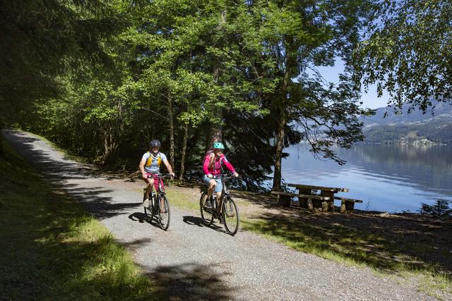 Biken rund um den See erfreut sich großer Beliebtheit.