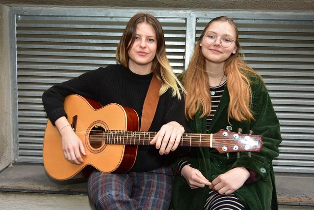 Amelie Tobien mit Träumerin Zoé Hübl (v.l.). | Foto: Max Spitzauer