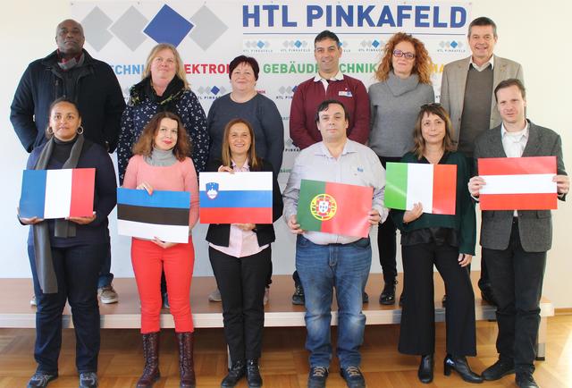 Zufriedene Gäste in Pinkafeld beim Projektabschluss | Foto: HTL Pinkafeld