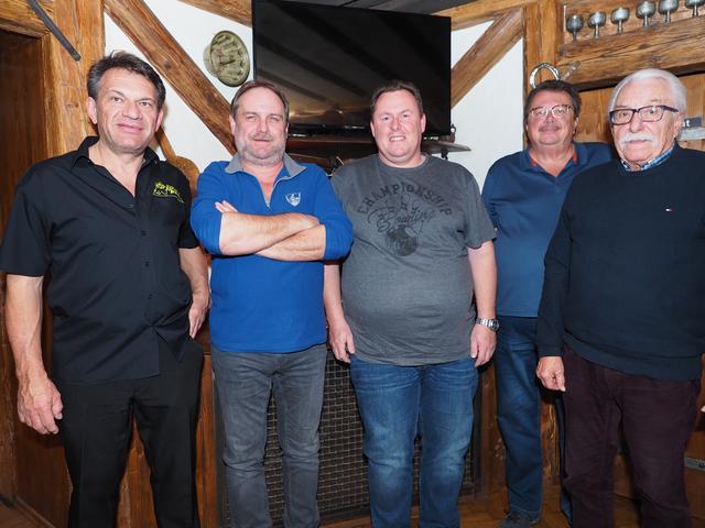 Präsident Robert Geissrigler mit den Hoppala-Funktionären Wolfgang Ender, Ender, Peter Zeilinger, Werner Daninger, Walter Spiegel (v.l.). | Foto: Gaube