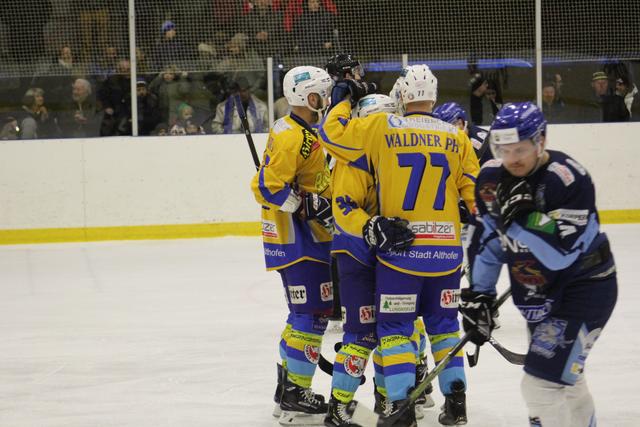 Jubel bei Althofen, Enttäuschung bei Steindorf: Die Rhinos gewinnen das erste Finalspiel mit x:x