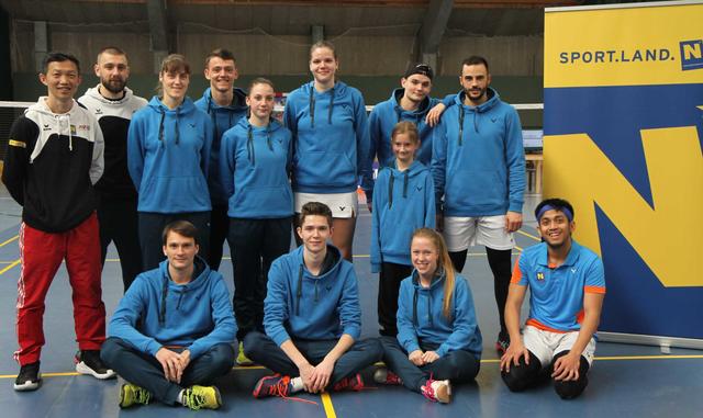 Team ASV Pressbaum mit Mannschaftsführer Kenny und Nachwuchsspielerin Mia. | Foto: ASV Pressbaum
