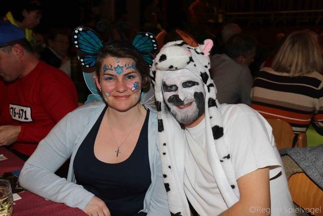 Schmetterling, Kuh, Panzerknacker oder Blumenmädchen fühlten sich dieses Wochenende im Pressbaumer Stadtsaal bei der zehnten Duckhüttler Faschingssitzung besonders wohl.