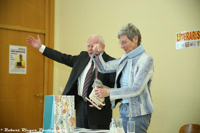 EISKUNSTLAUF OLYMPIASIEGERIN 1972 TRIXI SCHUBA in TRIBUSWINKEL 29.2.