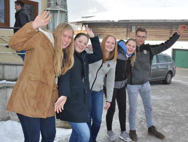 „Sich fortbilden und dabei austauschen mit Gleichgesinnten, das war der Grund wieso wir dabei sind“, so lautet das Fazit der Landjugend Unternberg. (v. l. n. r. Magdalena Gruber, Johanna Mohr, Michaela Gruber, Lisa Graggaber, Christoph Hinterberger)