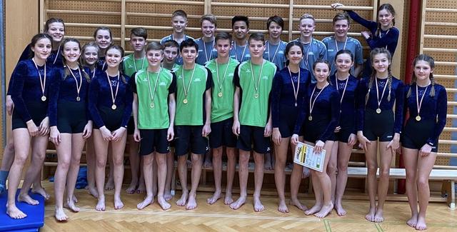 Die Mädchen und Burschen der 3c und 4c, die um die Qualifikation zur Bundesmeisterschaft turnen. | Foto: Helmut Kreil