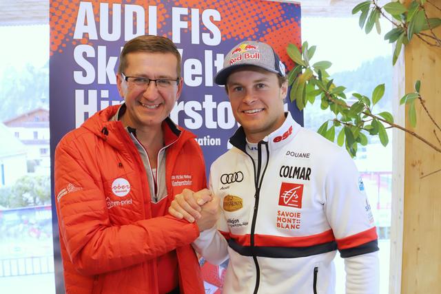 Wirtschafts-, Tourismus- und Sport-Landesrat Markus Achleitner mit Alexis Pinturault, dem Sieger beim abschließenden Riesentorlauf am heutigen Montag. | Foto: Land OÖ / Andreas Maringer