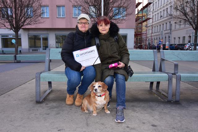 Überwundene Wohnungslosigkeit: Bei Spaziergängen durch die Leopoldstadt erzählen Renate und Sandra (v.l.) von ihrem Leben. | Foto: Max Spitzauer