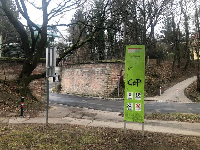 Leider kommt es im Döblinger Beethovenpark immer öfter zu Vandalismus durch rassistische Sprayer.