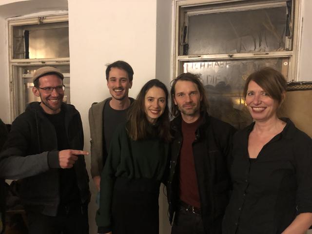 Premierenabend: Andi Fränzl, Ludwig zur Hörst (Dramaturgie), Annette Holzmann (Regie), Tim Breyvogel und die künstlerische Leiterin Marie Rötzer.