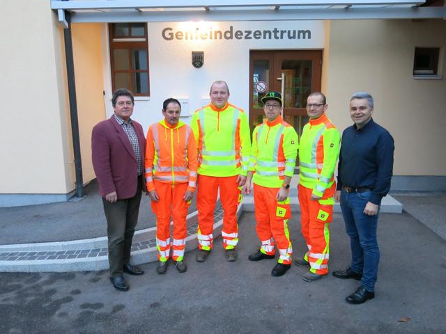Die Bauhofmitarbeiter Adolf Kirnbauer, Stefan Weber, Reinhard Glatz und Wolfgang Schmidt mit Bgm. Christian Pinzker