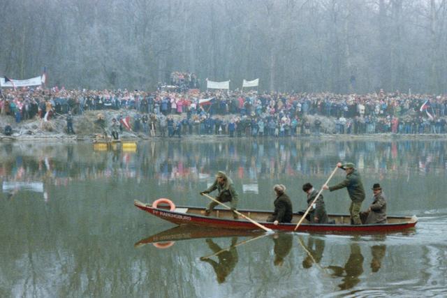 Die Freude bei der ersten Begegnung mit den Nachbarn an der March war groß.