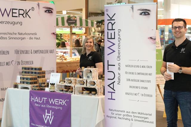 Sandra Pichler und ihr Mann Alexander sind auch bei Messen vertreten. | Foto: Haut Werk