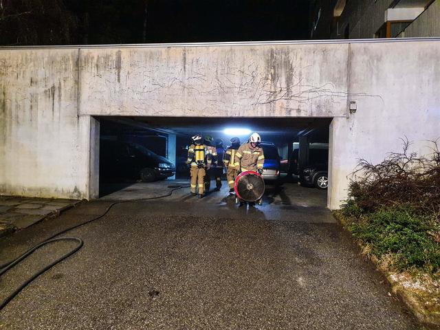 Im Einsatz befanden sich die FFW Telfs (25 Mann, 4 Fahrzeuge), die Rettung Telfs (4 Mann) und eine Polizeistreife. | Foto: zeitungsfoto.at