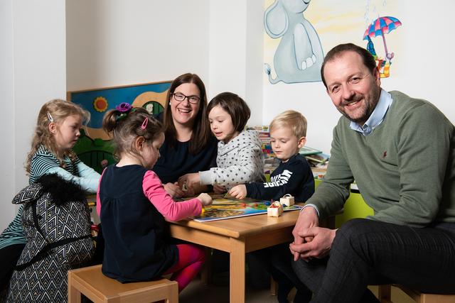 OÖ Familienbund-Geschäftsführerin Simone Schleifer und OÖ Familienbund-Landesobmann Bernhard Baier freuen sich darauf, viele Besucher in den Familienbundzentren begrüßen zu dürfen. | Foto: OÖ Familienbund/Ronald Posch
