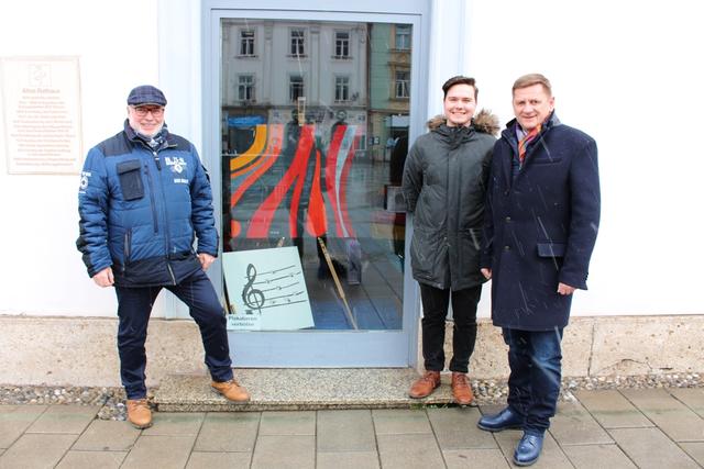 Heinz E. Gößwellner mit Sohn Sebastian und Bürgermeister Kurt Wallner.