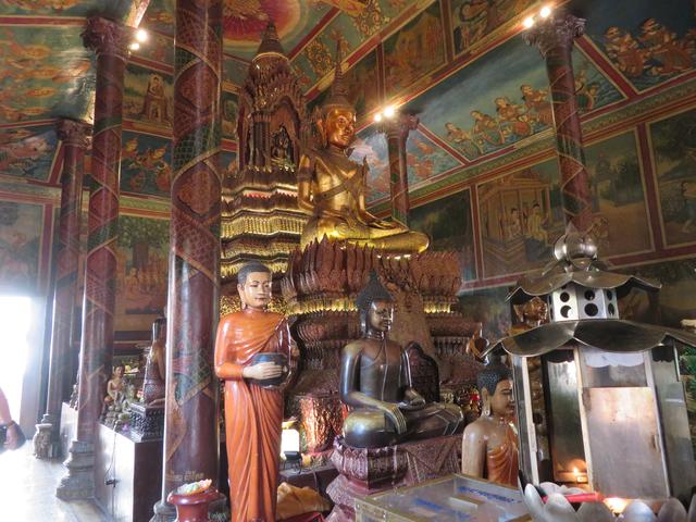 Aufnahme 11.2.2020 Buddhas im Tempel Wat Phnom