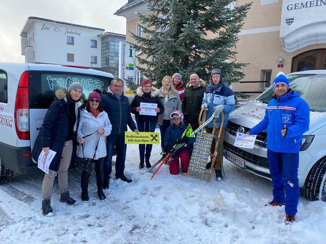 Tolle Aktion für weniger Umweltbelastung und Verkehrsaufkommen: der Shuttle vom Bahnhof Semmering zur Skipiste. | Foto: Gemeinde Semmering