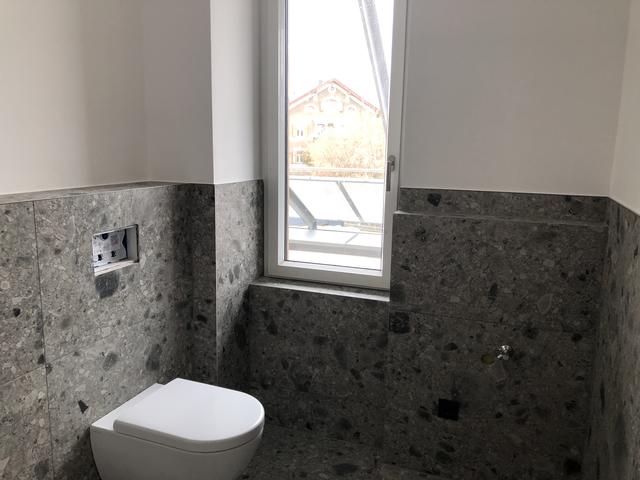 Bei der Einrichtung wurde auf edlen Stein gesetzt.  | Foto: sm