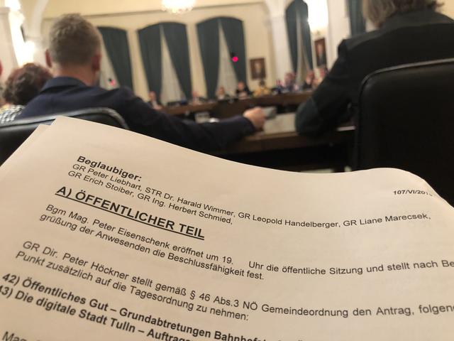 Beim Rechnungsabschluss 2019 stimmten die TVP, SPÖ, FPÖ, GRÜNE und NEOS zu. TOP war dagegen. | Foto: Karin Zeiler / Bezirksblätter NÖ
