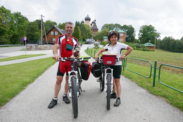 Schöne Motive gibt es überall - hier bei einem Zwischenstopp vor dem Kloster in Kuremäe (Lettland).