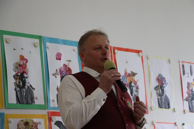 Der Obmann der Jugendkapelle Fernitz Manfred Hiebaum führte durch das Festprogramm | Foto: Edith Ertl