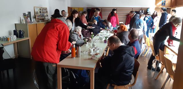 Gemeinsamer Kirchenkaffee zum Ausklang
