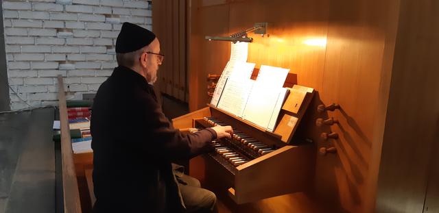 "Im Prater blüh'n wieder die Bäume" ist wohl noch nicht oft auf einer Kirchenorgel erklungen
