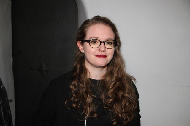 Katharina Braschel, Salzburg
"Am offenen Fenster und mit Musik wie von der Band Die dritte Hand, die ich oft höre."