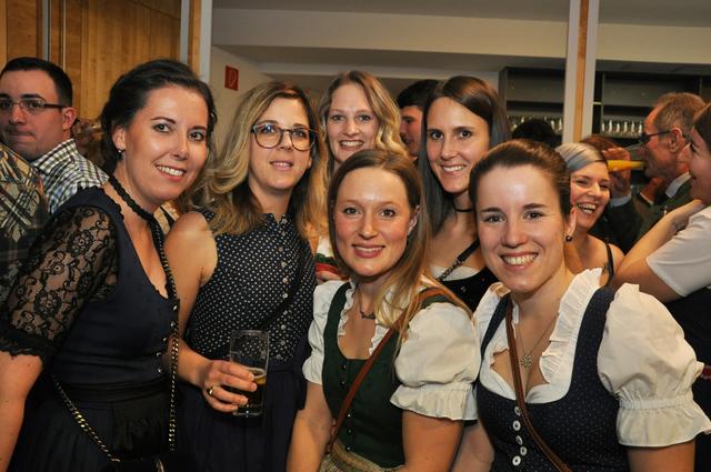 eine nacht treffen treibach althofen. Lilli, 30. sterreich, Berndorf Ich suche: eine Frau Familienstand: Single Sexuelle Orientierung: Bisexuell Eine Nacht Treffen Treibach Althofen, Singles Aus sterreich