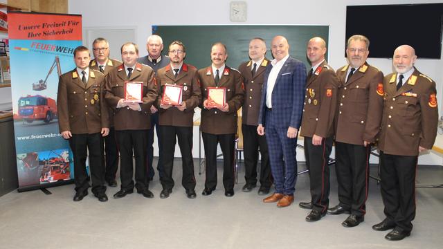 Bei der Jahreshauptdienstbesprechung der Stadtfeuerwehr Oberwart gab es einige Ehrungen. | Foto: Stadtfeuerwehr Oberwart