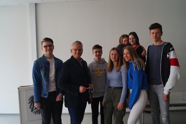 ORF-Journalist Dieter Bornemann begeisterte am B(R)G Leibnitz mit einer Lehrstunde zum Thema Medien und Demokratie.