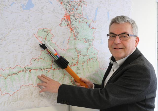 Landesrat Josef Schwaiger will die letzten Breitbandlücken in Salzburg schließen – für mehr Chancengleichheit am Arbeitsmarkt.