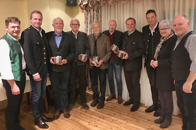 Die Bärnbacher Führungsspitze ehrte die Sandler für ihr 30-jähriges musikalisches Wirken.