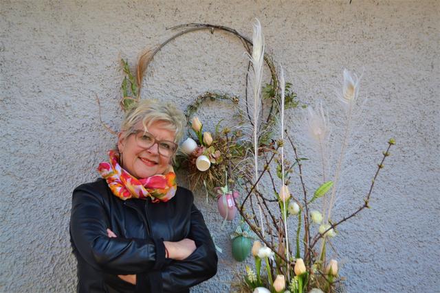 Renate Gumpl lädt zur Osterausstellung ein.