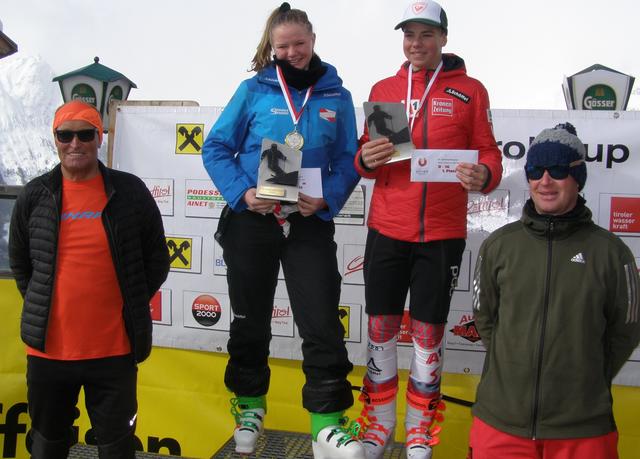 Die Goldried Sieger 2020, Amelie Gstrein und Florian Walder, flankiert von Sektionsleiter Josef Preßlaber (re.) und Sportreferent der Marktgemeinde Matrei Norbert Riepler.