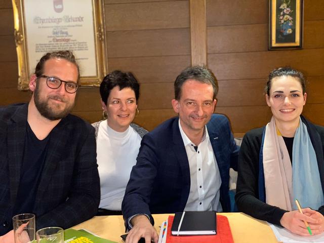 Tiroler Grüne Landessprecher Christian Altenweisl, Landesgeschäftsführerin Natscha Chmelar, NR Hermann Weratschnig und NR Barbara Neßler (v.l.) in Wörgl.